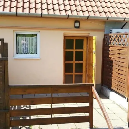 아파트 Otthonos Apartman Egerben 에게르